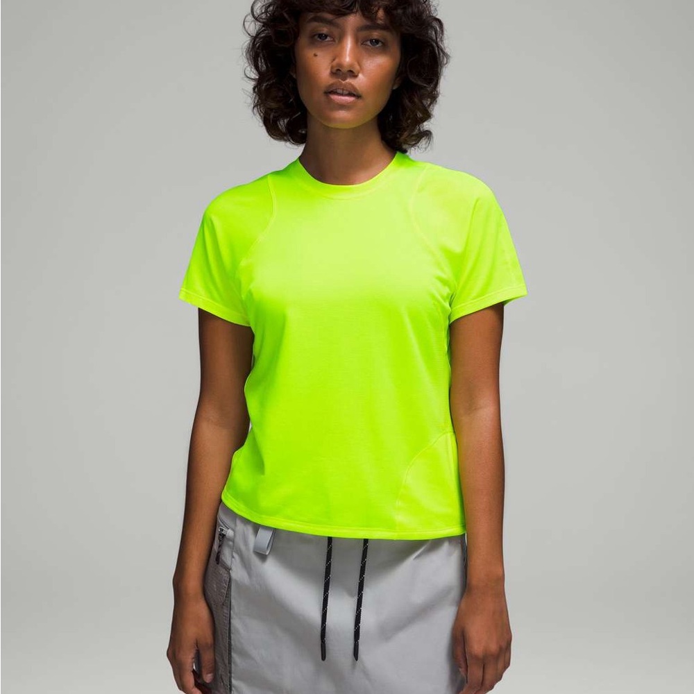 Lululemon Lightweight Cinch Hem Hiking Tee HIYE